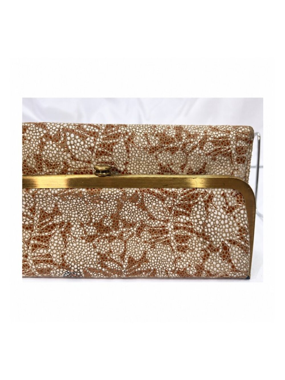 HOBO Lauren Double Frame Clutch Wallet Metallic Floral Leather Gold Brass - Picture 2 of 10